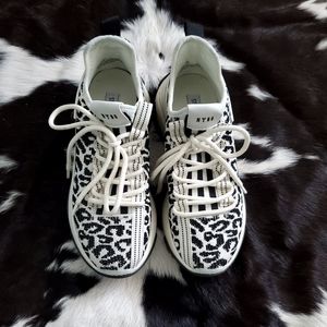 Steve madden sneakers 9.5